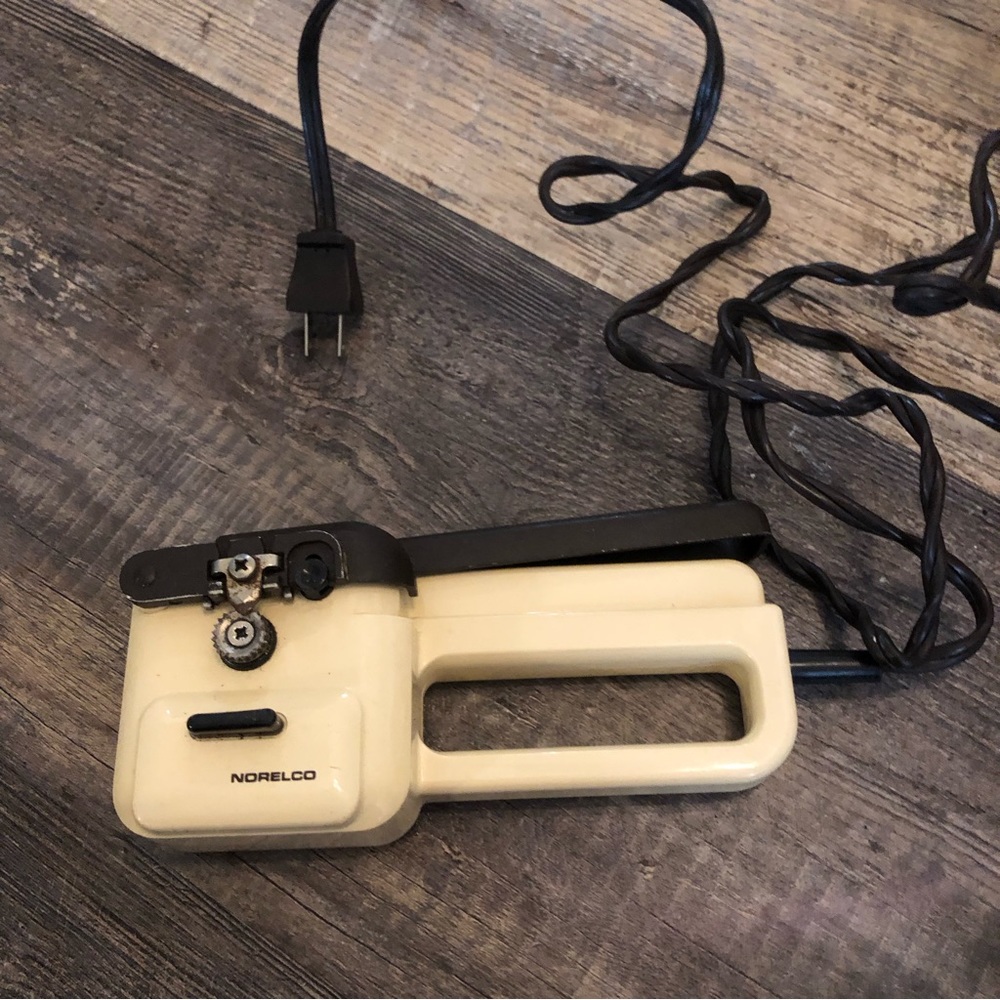 Morel I vintage electric can opener, still works
